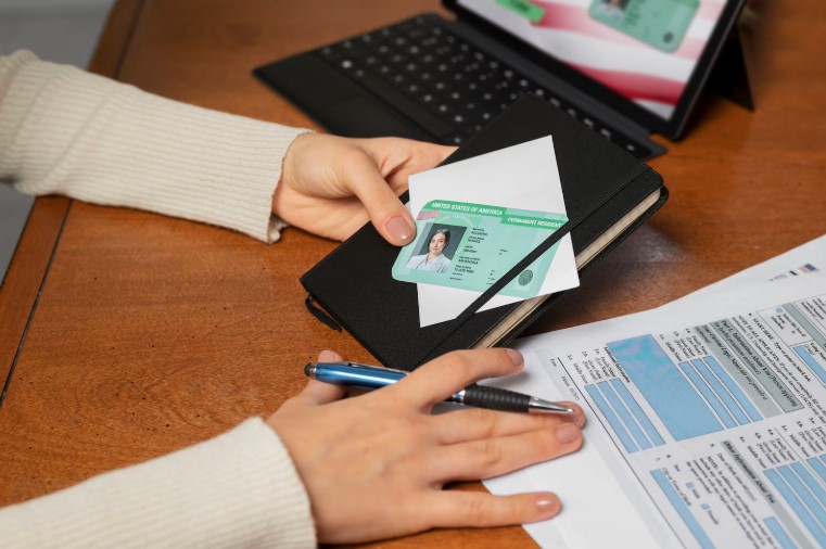 ¿De cuánto es la multa por circular con la licencia vencida en CDMX y Edomex? 