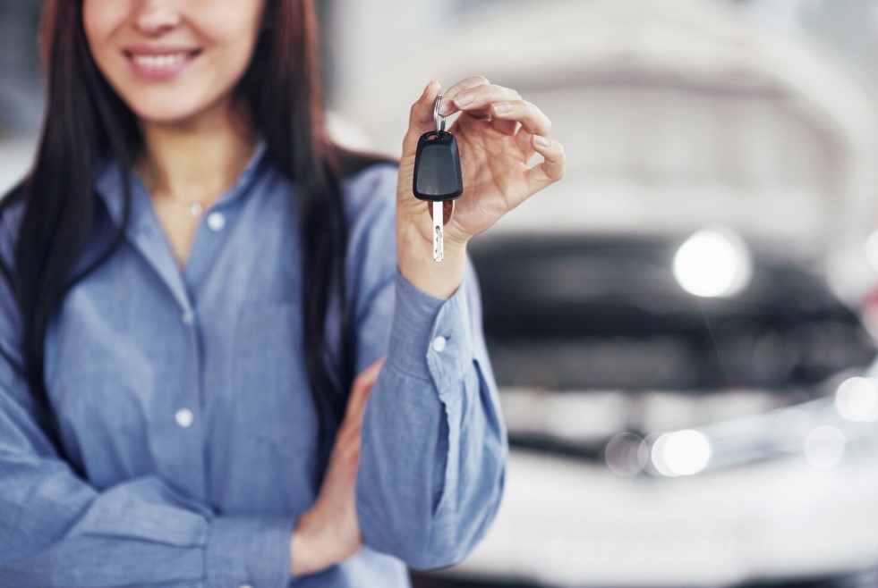 Autos usados que puedes comprar por menos de 100 mil pesos en México en 2025