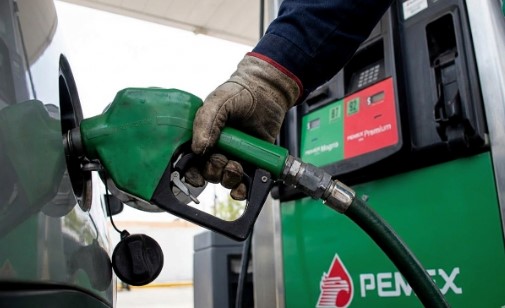 Gasolina Premium en autos económicos: ¿realmente limpia tu motor?