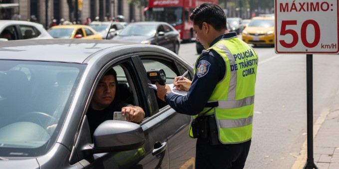 ¿Cuál es la multa por exceder los 50 km/h en la Ciudad de México?