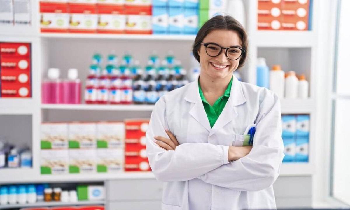 AUXILIAR CAJA Y FARMACIA HOMEOPÁTICA 