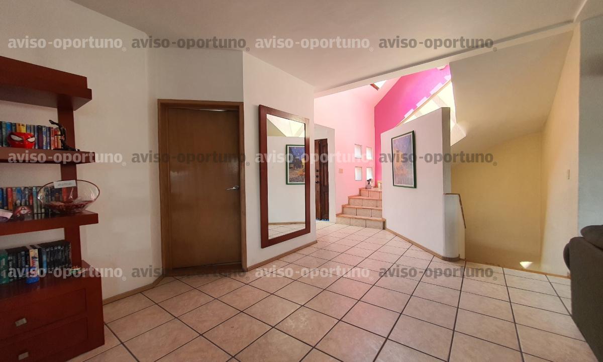 CASA CON CÓMODA DISTRIBUCIÓN EN VALLE DORADO