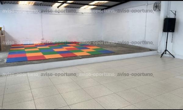 BODEGA FUNCIONAL PARA COMERCIO O SALON DE EVENTOS