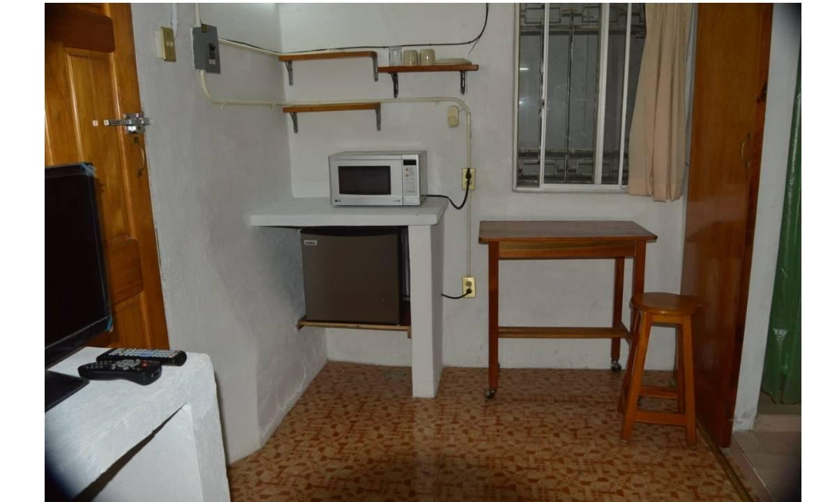 NEAR REFORMA, RENT A ROOM