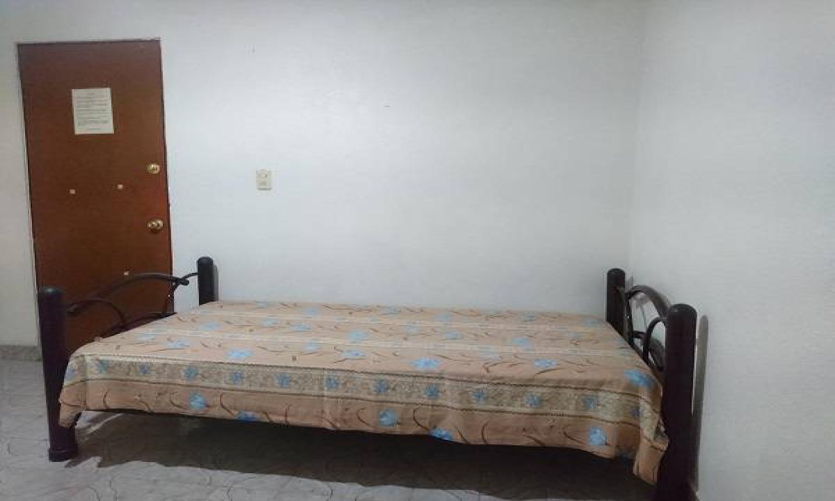 RENTO CUARTO AMUEBLADO PARA UNA PERSONA