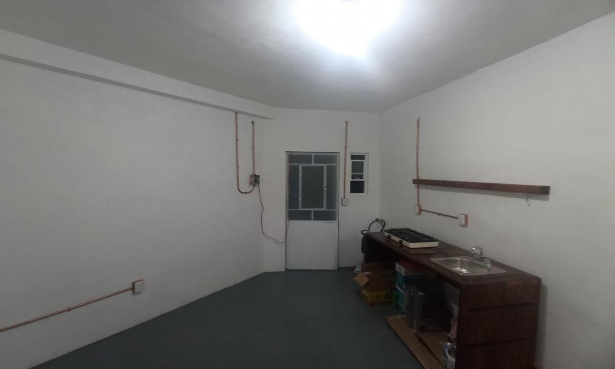 RENTO MINI DEPA,CERCA METRO XOLA, SOLO MUJERES