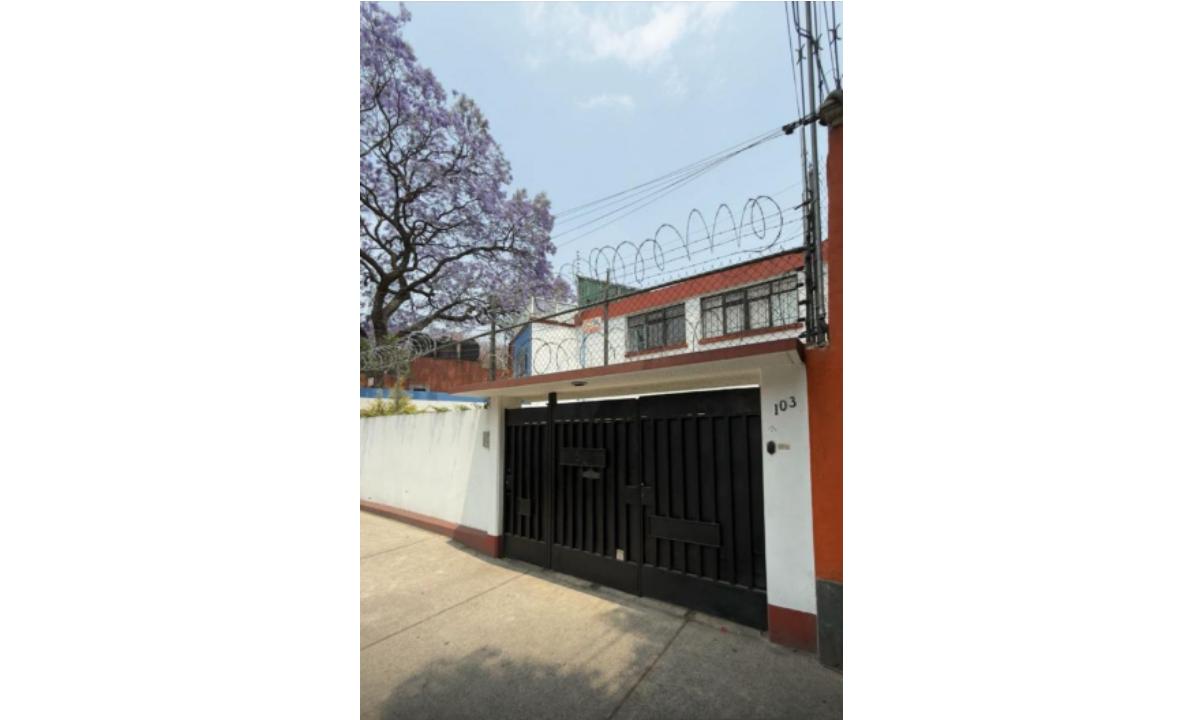 CASA COYOACÁN, EXCELENTE UBICACIÓN