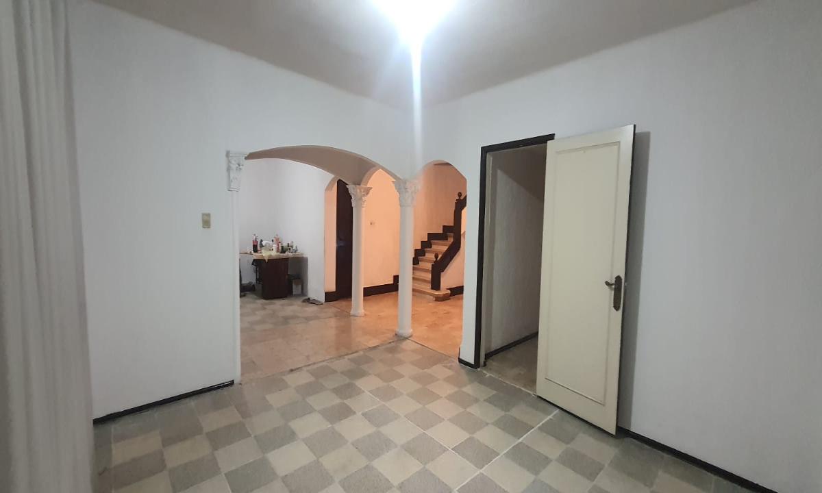 AMPLIA CASA EN VENTA