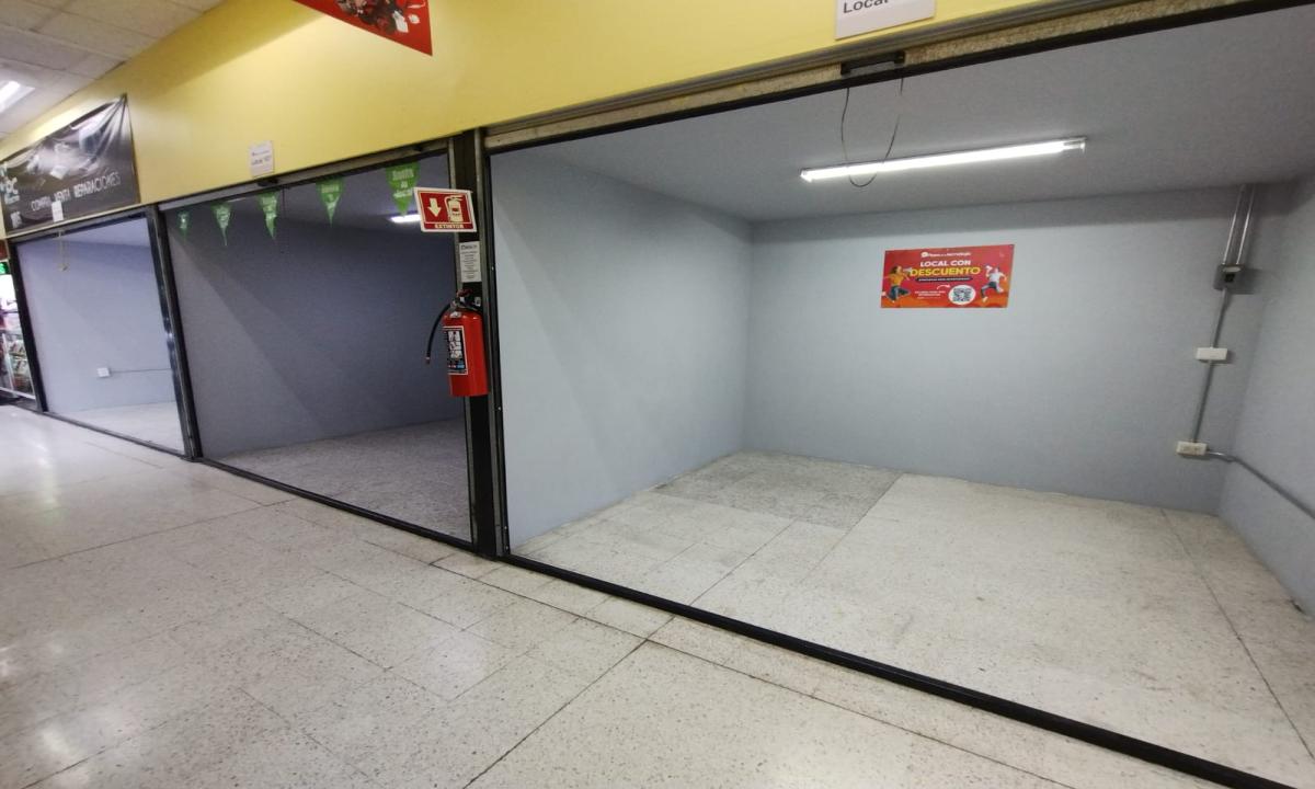 LOCAL DE 30 M² EN PLAZA DE LATECNOLOGIA COACALCO