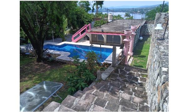 CASA EN TEQUESQUITENGO