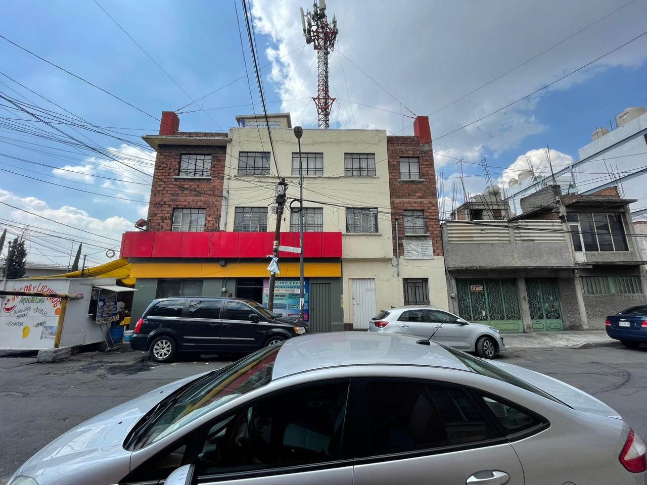Se rentan ofcinas ideales para consultorios, despachos abogados, contadores 
Calle José J. Jasso numero 2,  Esquina Calzada Ignacio Zaragoza, Moctezuma 1a. sección, Alcaldia Venustiano Carranza, CP 15500, Ciudad de México