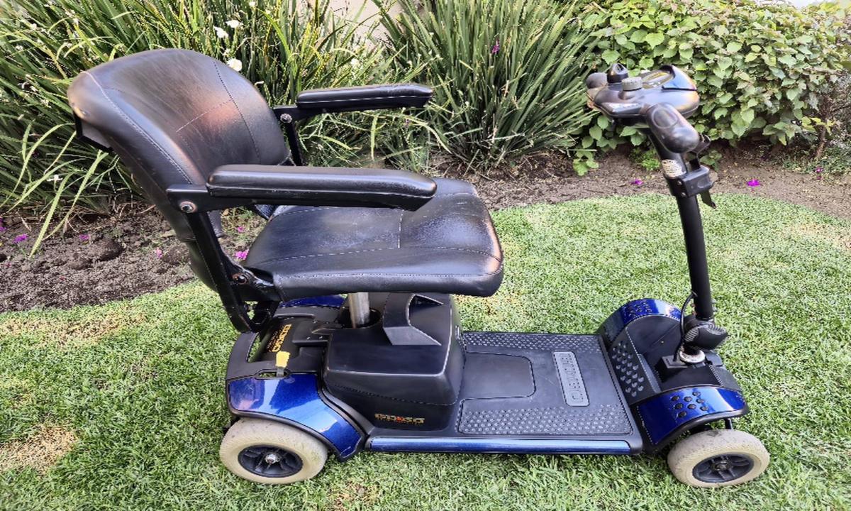 SILLA DE RUEDAS SCOOTER ELÉCTRICO