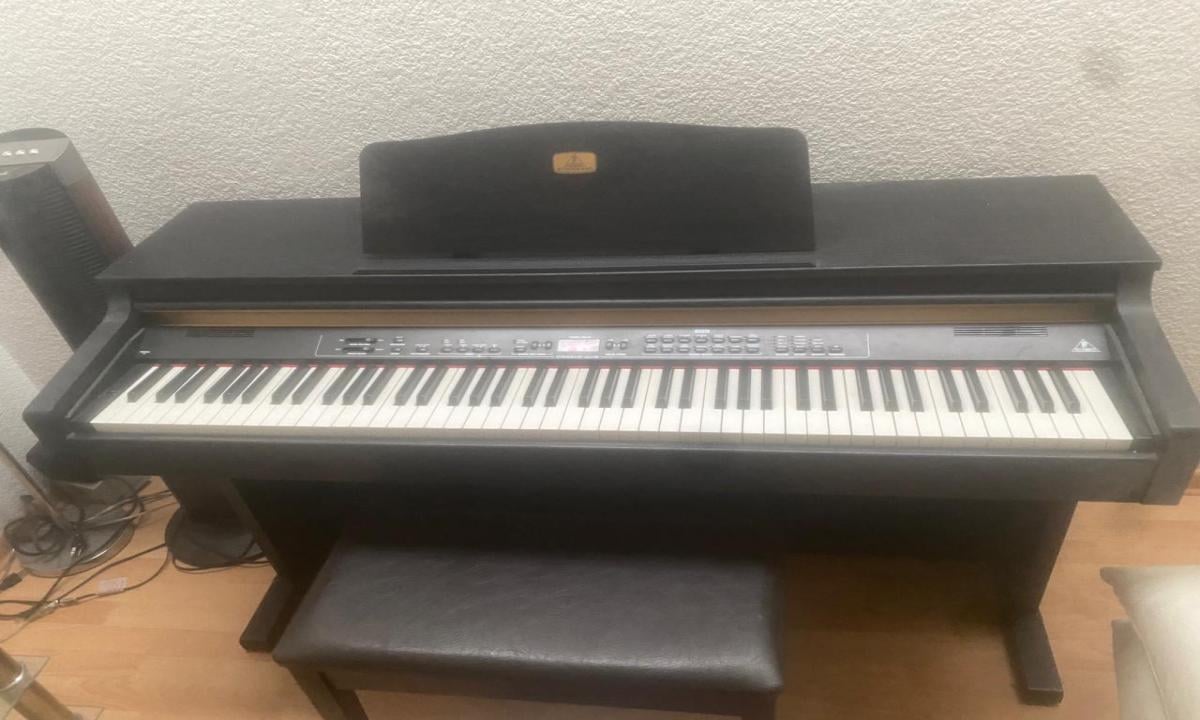 PIANO ELECTRÓNICO BEHRINGER