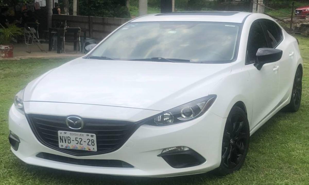 MAZDA 3 2015
