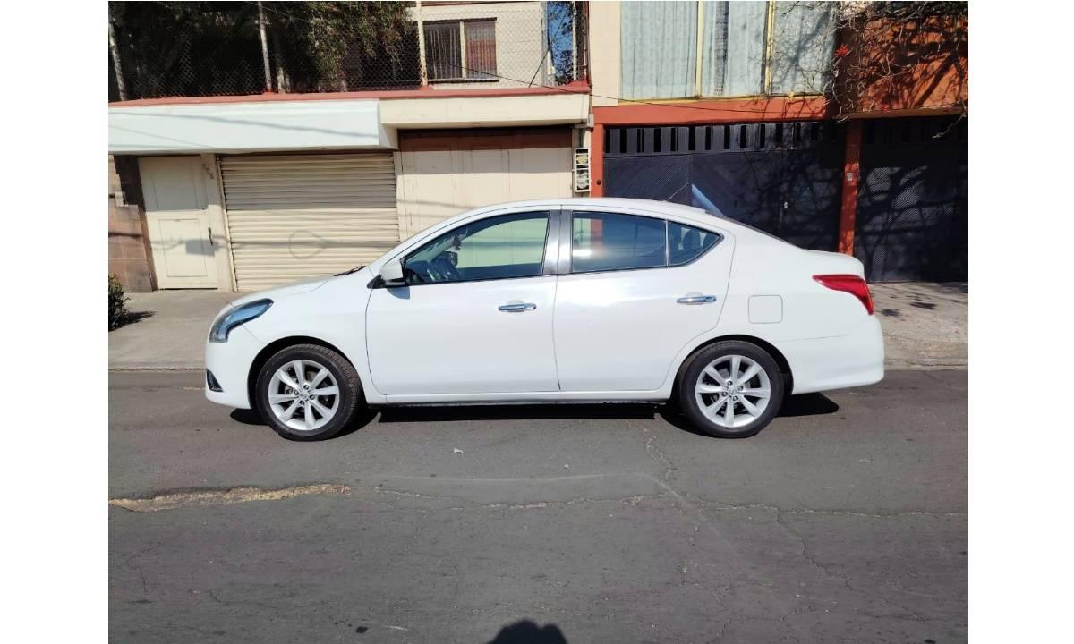 VERSA 2015, ÚNICO DUEÑO