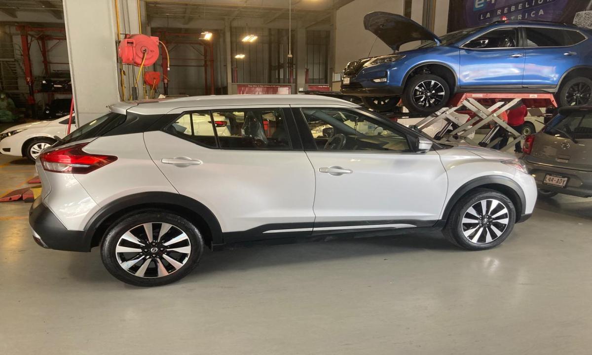 CAMIONETA NISSAN KICKS