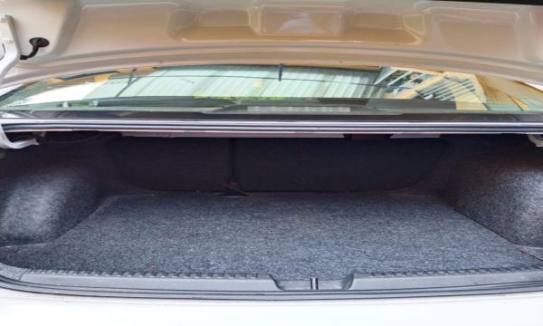 VENTA DE AUTOMÓVIL VENTO SEMINUEVO