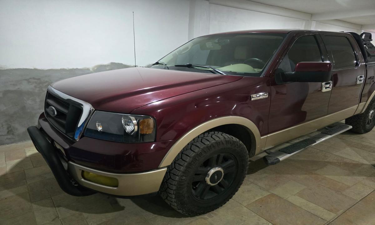 FORD LOBO LARIAT 2004